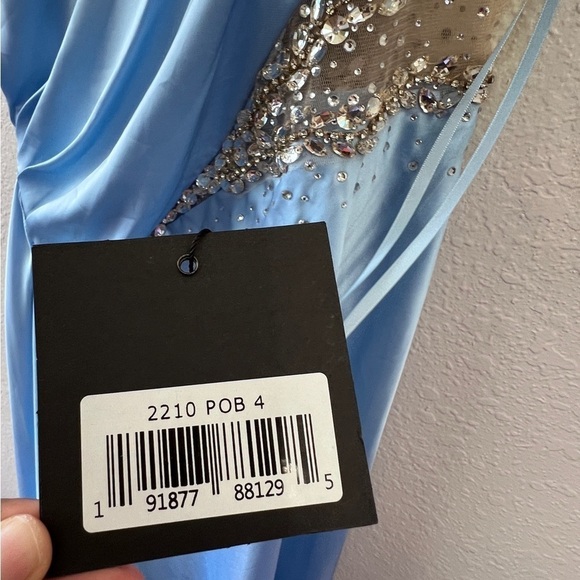 NEW MAC DUGGAL ONE SHOULDER EMBELLISHED SATIN GOWN IN POWDER BLUE  SIZE 4 - Picture 11 of 17